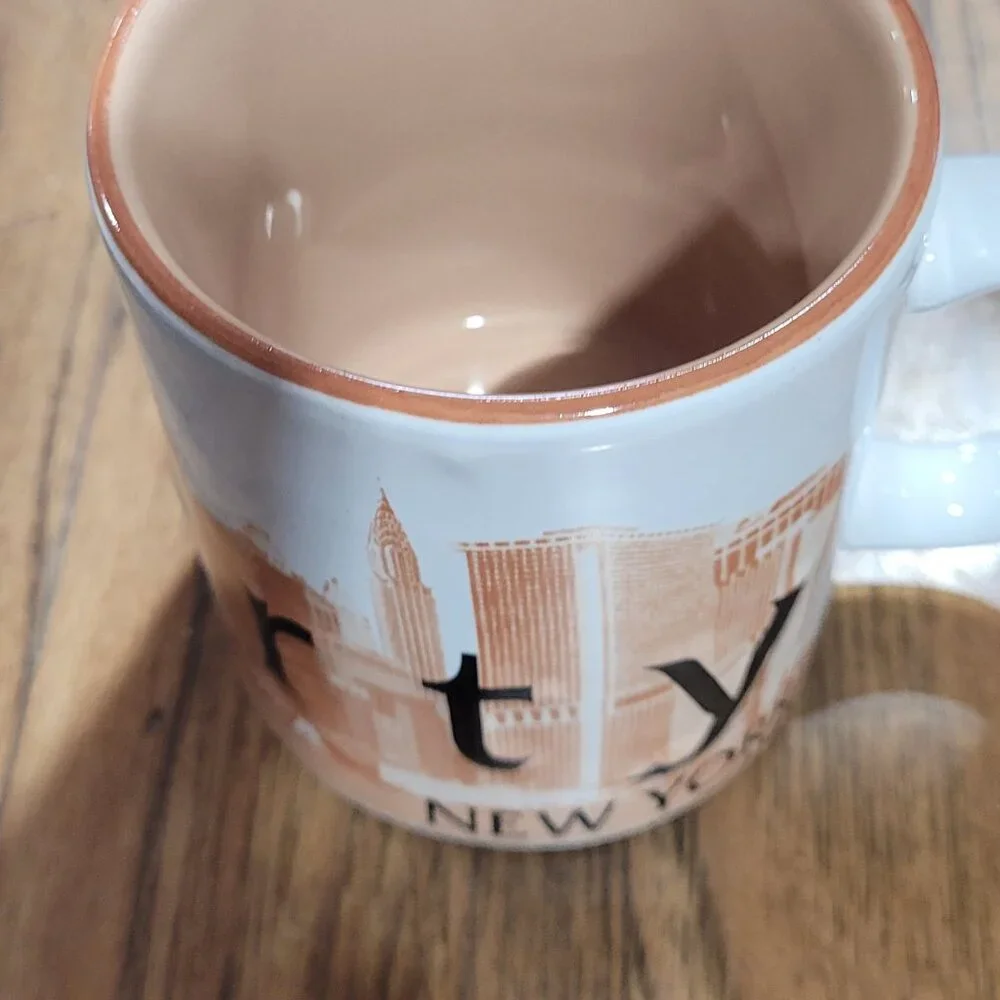 Statue Of Liberty New‎ York Souvenir Coffee Cup Mug- Tan White Skyscraper